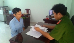 Thiếu nợ, anh trai cạy tủ nhà em gái để trộm vàng